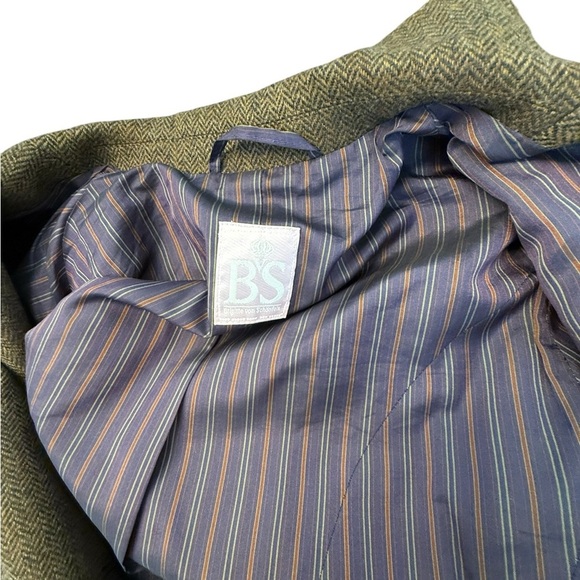 Elegant Women's Tan Tweed Blazer - Picture 12 of 14